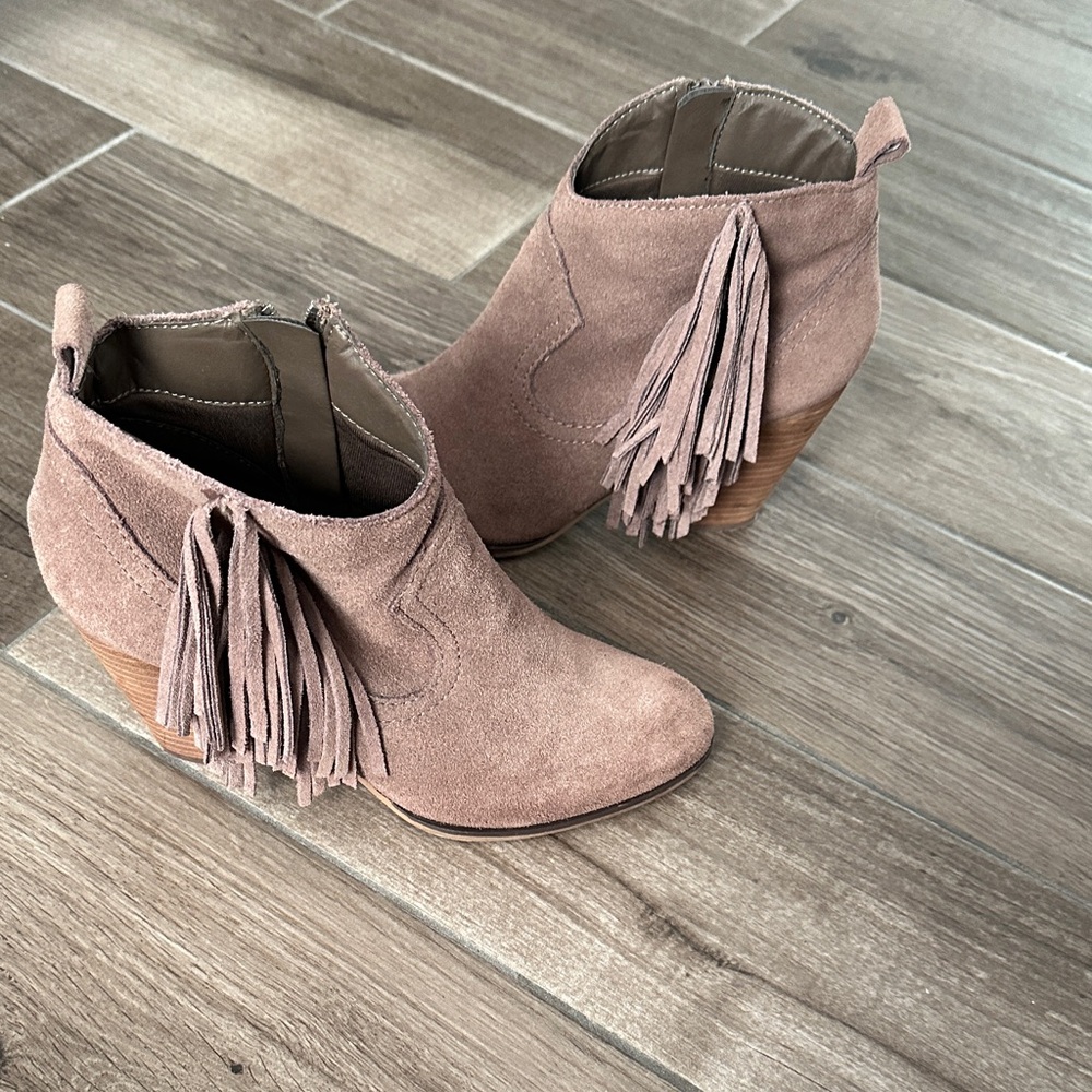 Steve Madden Fringe Suede Ankle Booties Size 7.5